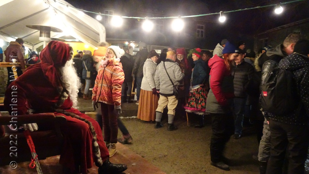 Auf dem Weihnachtsmarkt im Oberschloss